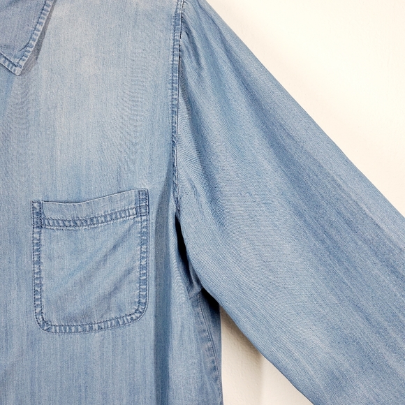 BEACH LUNCH LOUNGE COLLECTION CHAMBRAY BLOUSE - Picture 4 of 7